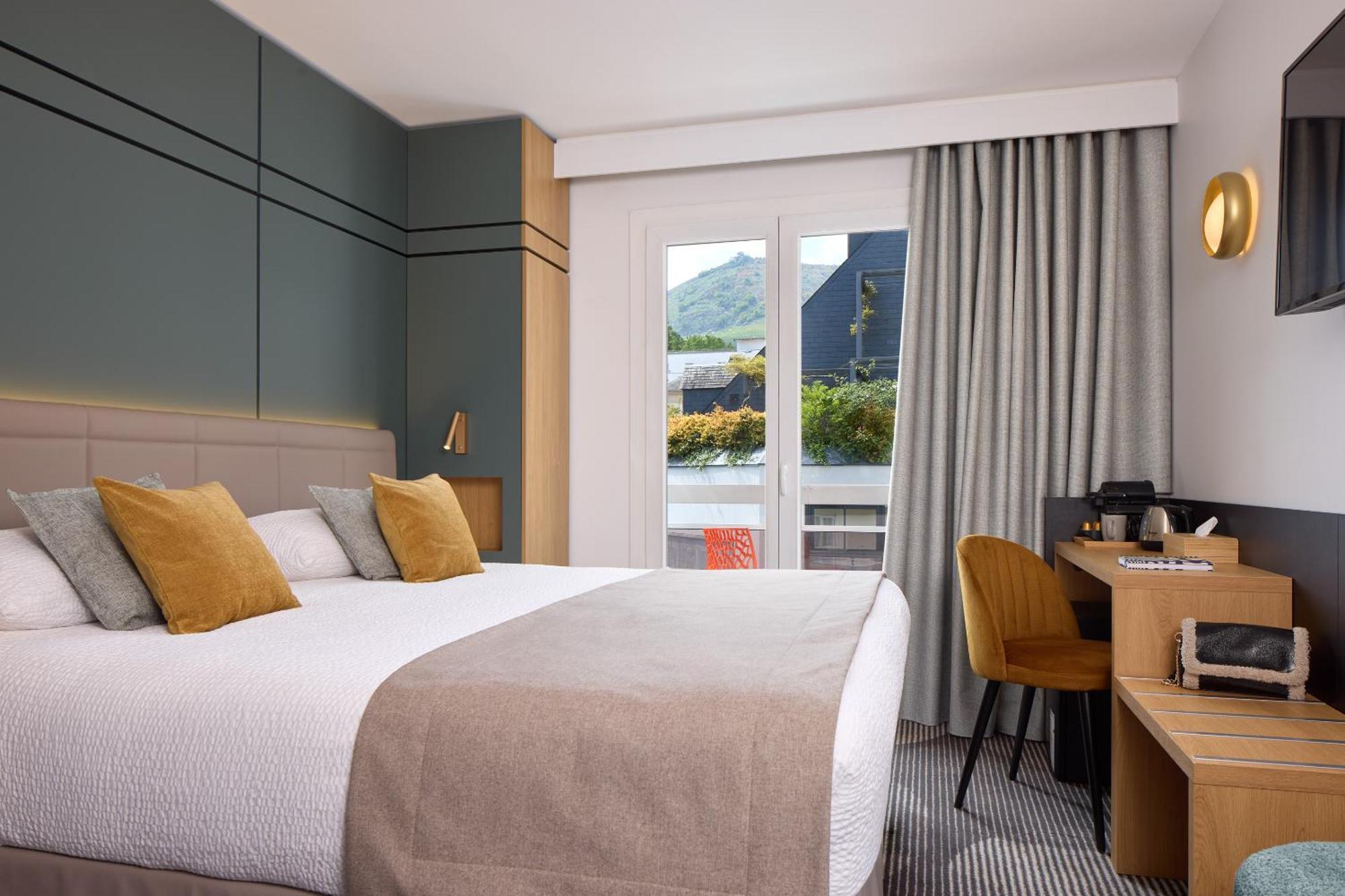 Premium King Room